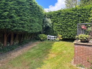 Burlington Grove Dore